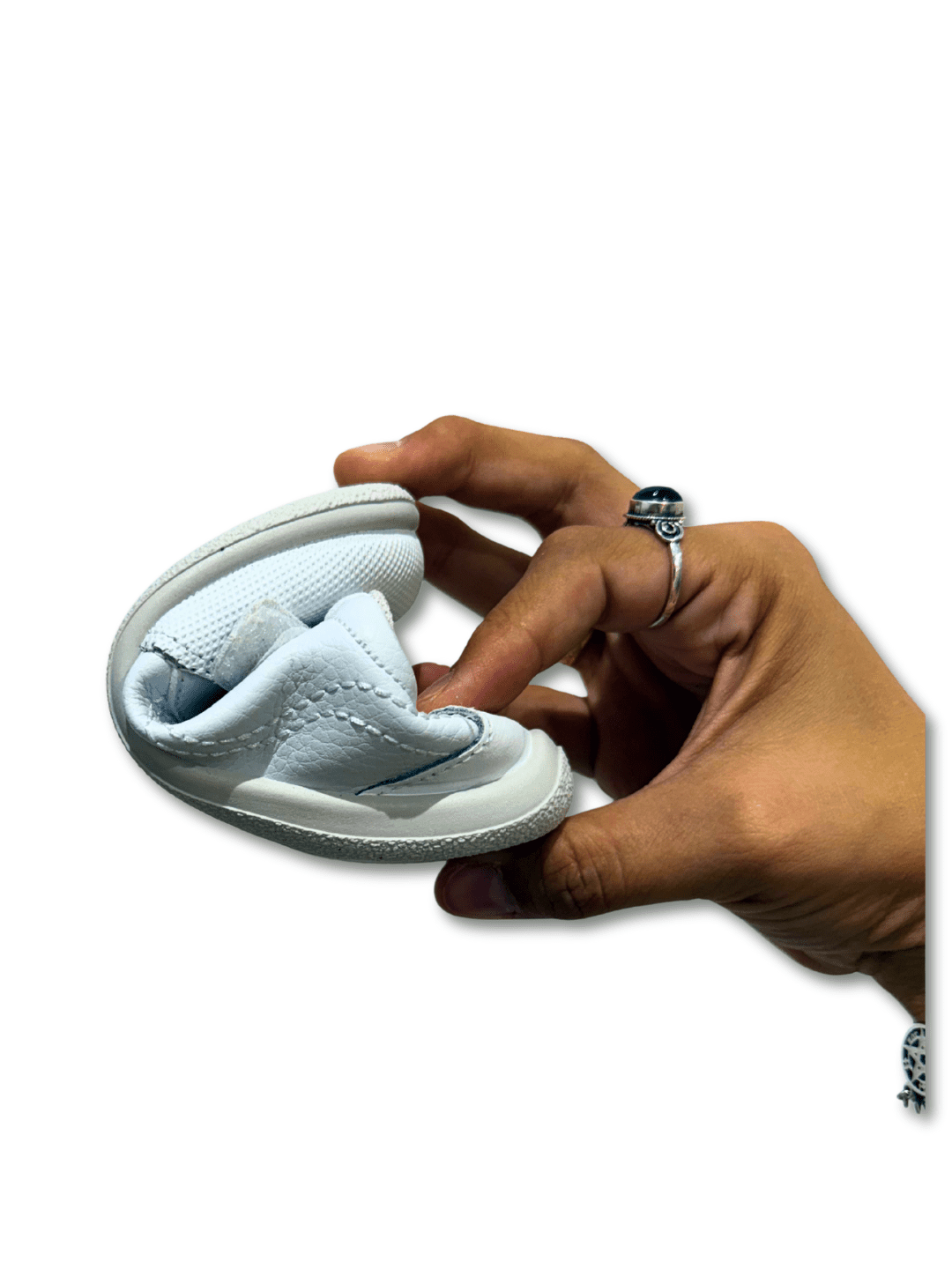 Piel blanca zapatilla